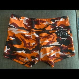 Fleo orange camo shorts Sz. S
